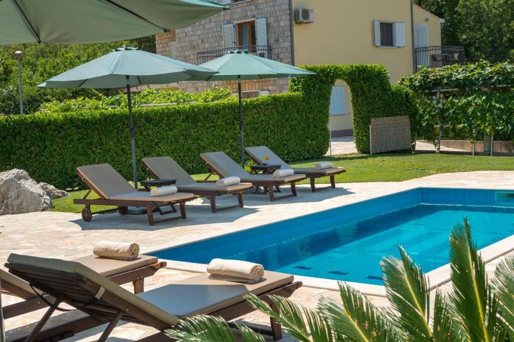 Vila Vergatum-Privacy,Gym,Billiards,Table Tennis Donji Brgat Exteriér fotografie