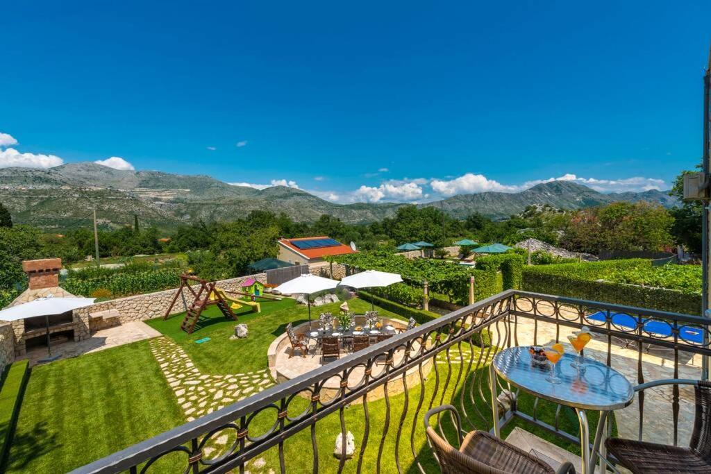 Vila Vergatum-Privacy,Gym,Billiards,Table Tennis Donji Brgat Exteriér fotografie